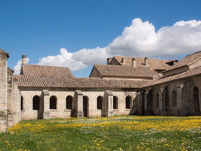 Das Kartäuserkloster „La Chartreuse“ - Centre National des Ecritures du Spectacle