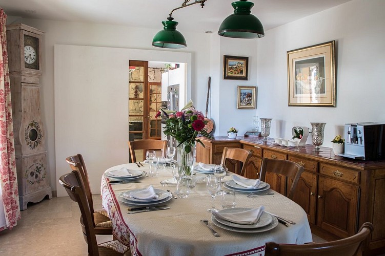 Lou Roucas - Cama e café da manhã