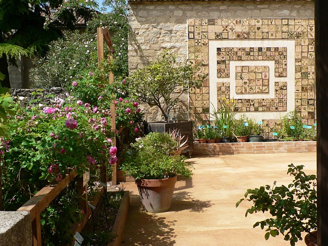 Le jardin médiéval d'Uzès et ses tours