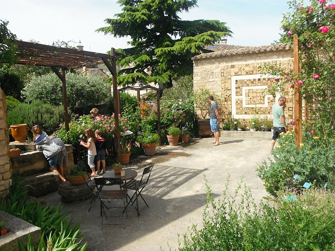 Le jardin médiéval d'Uzès et ses tours