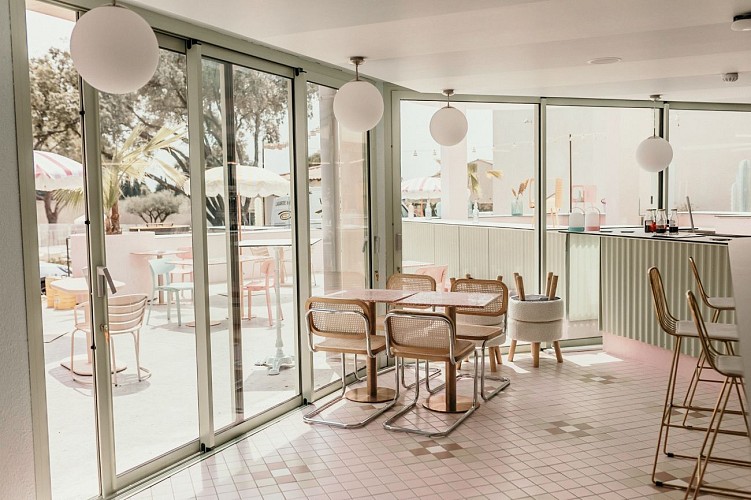 Greet Hotel Pont du Gard