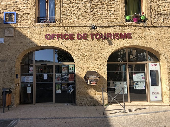 Remoulins Tourist Information Office - Destination Pays d'Uzès Pont du Gard Tourist Office