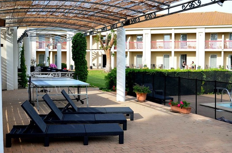 Hotel Le Mas des Ponts d'Arles