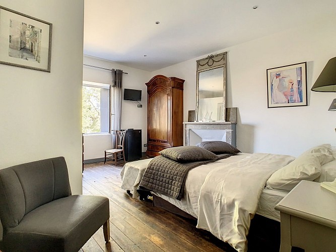 La Fontaine aux Poissons Rouges