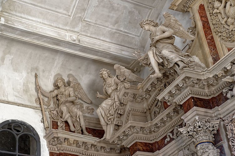 Die Kapelle der Grauen Büßer (Chapelle des Pénitents Gris)