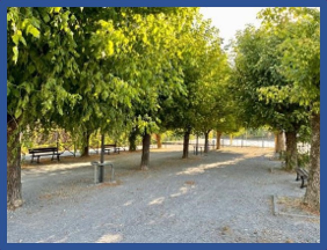 Aire de jeux de Lézan