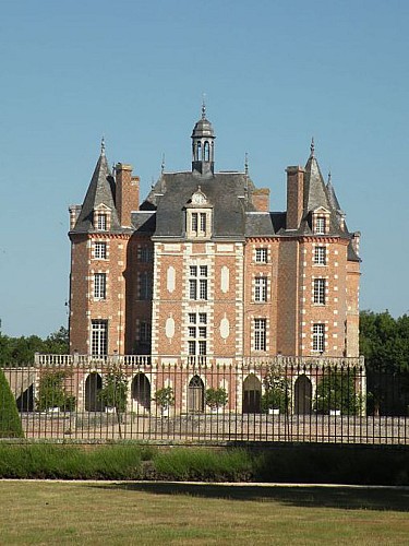 Le château du Maréchal d'Étampes à la Ferté-Imbault - Propriété privée