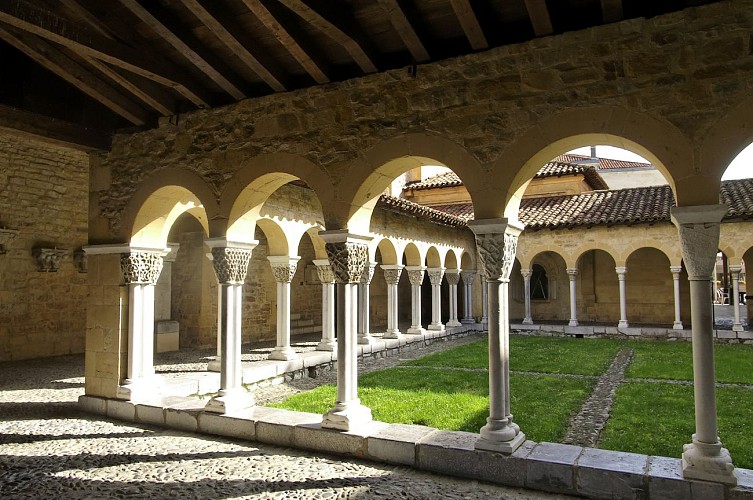 Collegiale -®Officedetourismesaintgaudinois (1)
