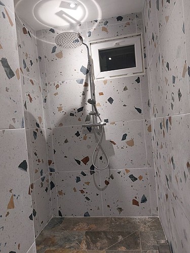 Gite-Durandeau-St-Martial-sdb-b-vallee-isle-perigord