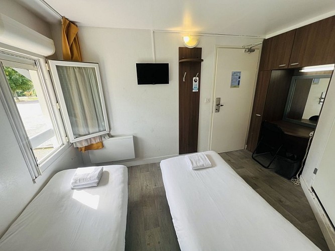 hotel_ chambre twin_val de reuil _ kyriad direct_2