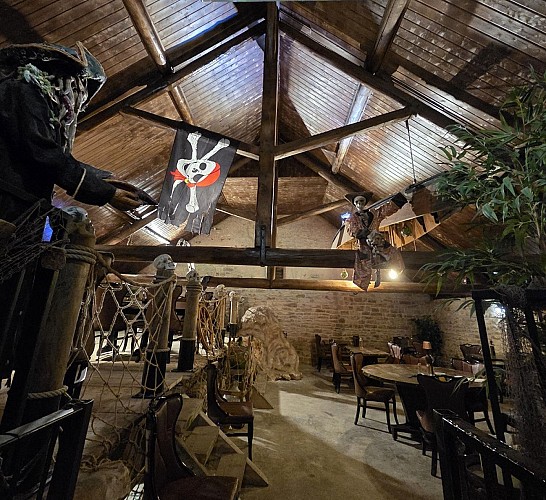 Libertalia Bar et Black Saloon