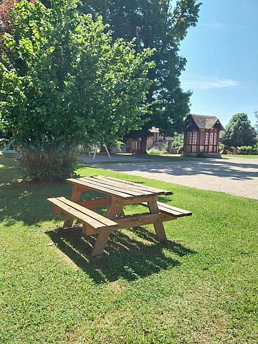 Aire de pique nique parc de Chimilin