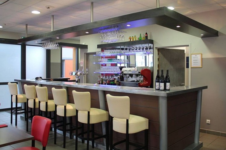 Hotel-restaurant-Le-Patio-Bascher-Pignoux-Saint-Varent-Thouarsais-Deux-Sevres-Nouvelle-Aquitaine--6-