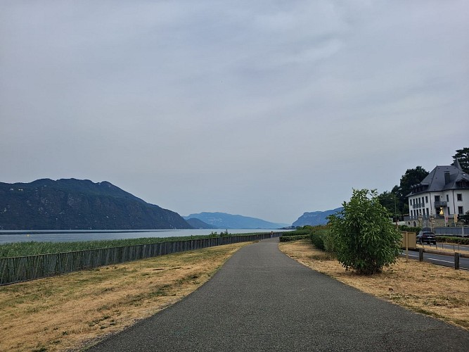 Bourget-du-Lac - Aix les Bains Cycle Path
