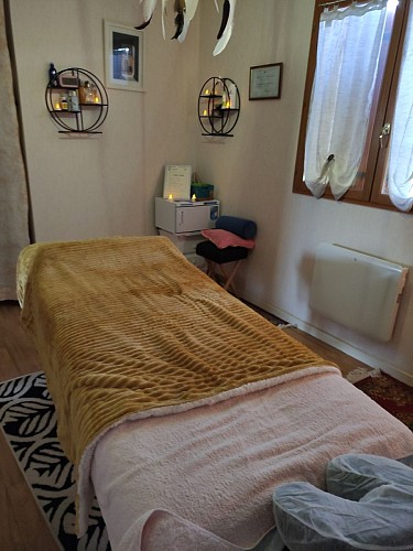 Nathalie-relaxation-massage-table-vallee-isle-perigord