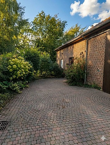 5a44bd03-d56a-4b41-bf44-5009475c55b0