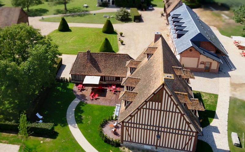 Manoir de Surville - vue aerienne