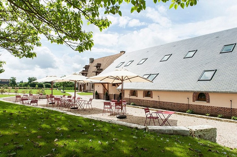 Terasse restaurant 2_ manoir de surville