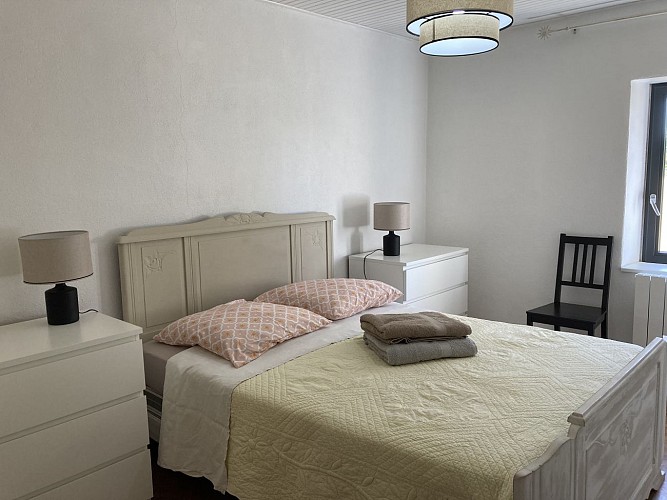 Chambre 2 (lit double)