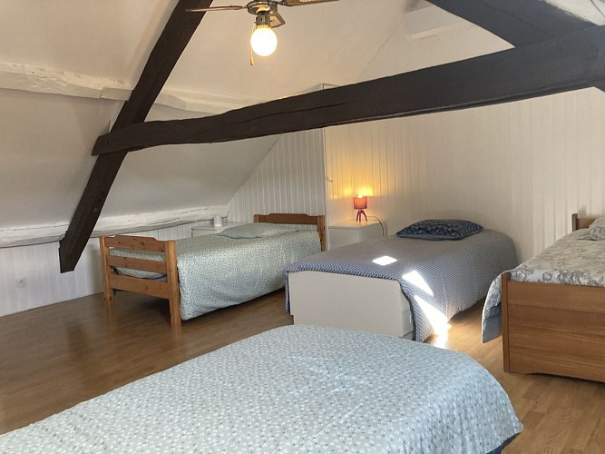 Chambre 5 (4 lits simples)