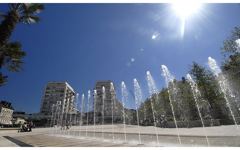 place clémenceau - jets d'eau