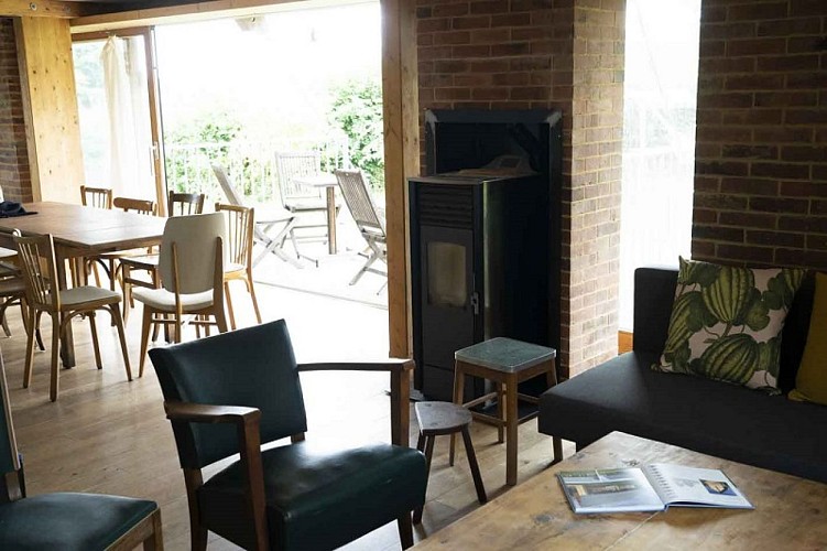 Maison relais_salle à manger_baie coulissante vitrée de 4 m