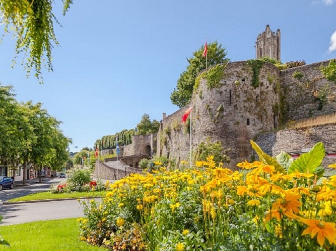 Saint Lô et ses remparts © Sabina Lorkin @anibasphotography