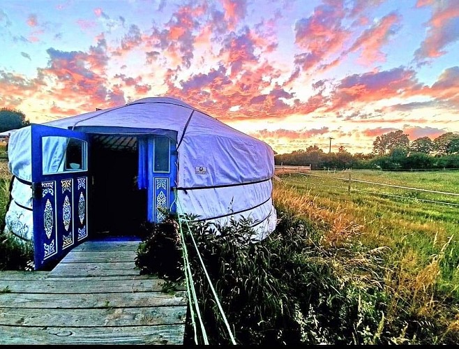 Le Village Insolite Les Mille et une Yourtes