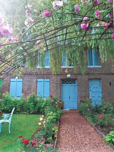 La collégiale_la saussaye_exterieur