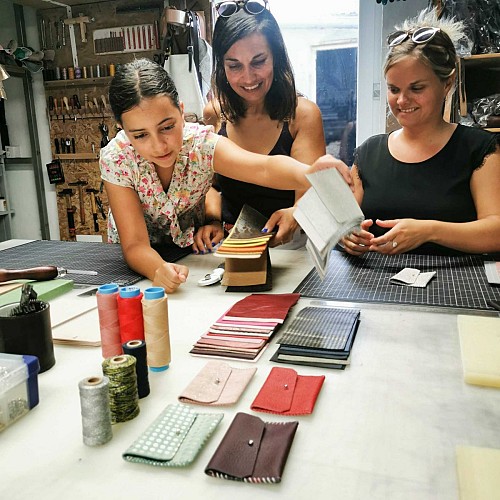 Atelier Maroline : fabrication d'un accessoire en cuir - Duo adulte - enfant