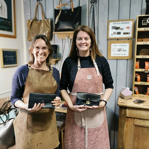 Atelier Maroline : fabrication d'une pochette en cuir