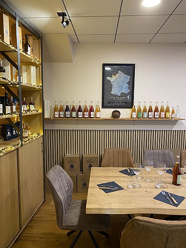 Table Restaurant Crêperie Almaty Léognan