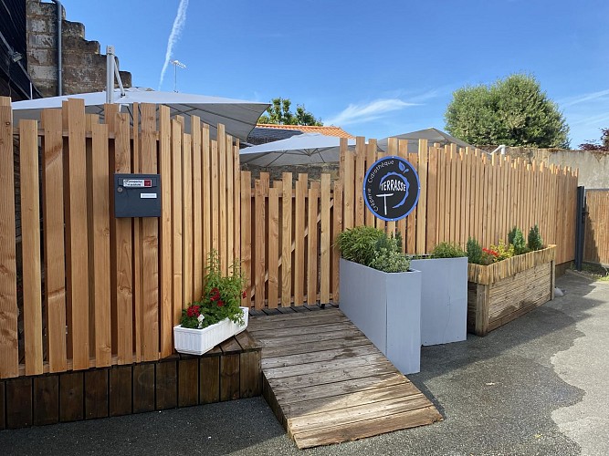 Entrée - Accueil Crêperie Almaty Léognan