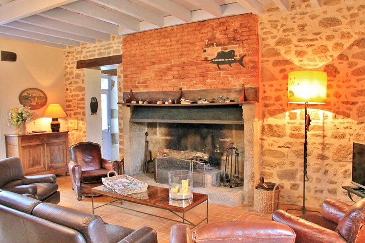 Salon séjour avec cheminée