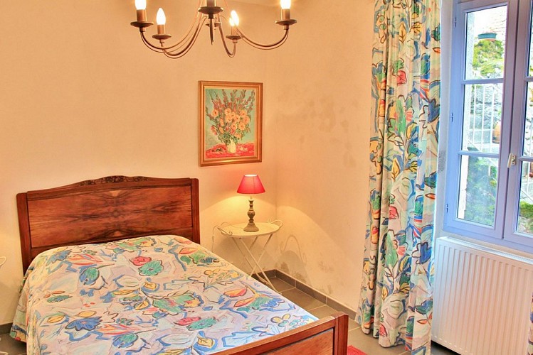 Chambre 1 au RDC : 1 lit 140*190