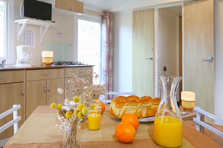 oasis-camping-mobilhome-petit-dejeuner