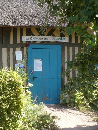 porte chaumière aux orties