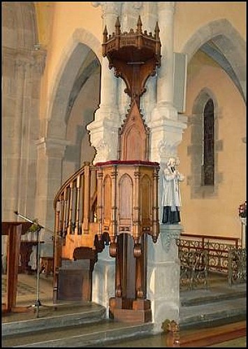 Chaire à prêcher néo-gothique