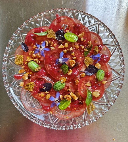 restaurant-ferme-séchoir-carpaccio-tomates-beleymas-tourisme-vallee-isle