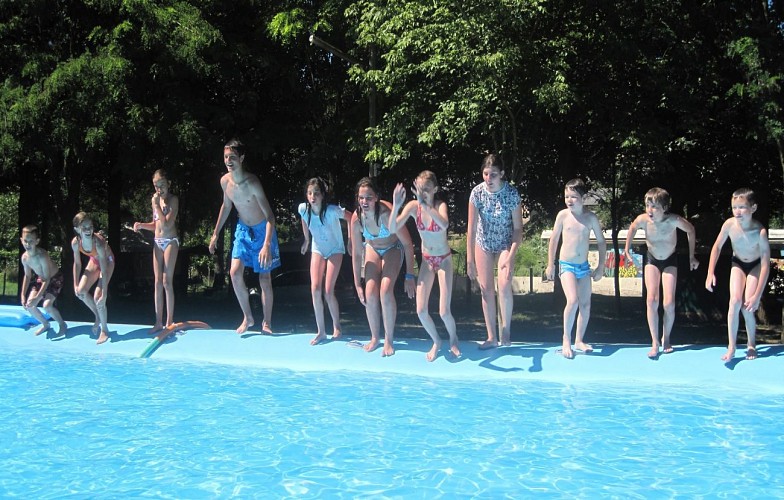 Camping L'Amitié au bord de l'eau