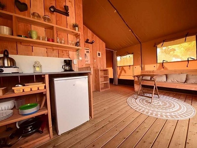camping-vallee-de-lignac-in-lignac-frankrijk-interieur-safaritent