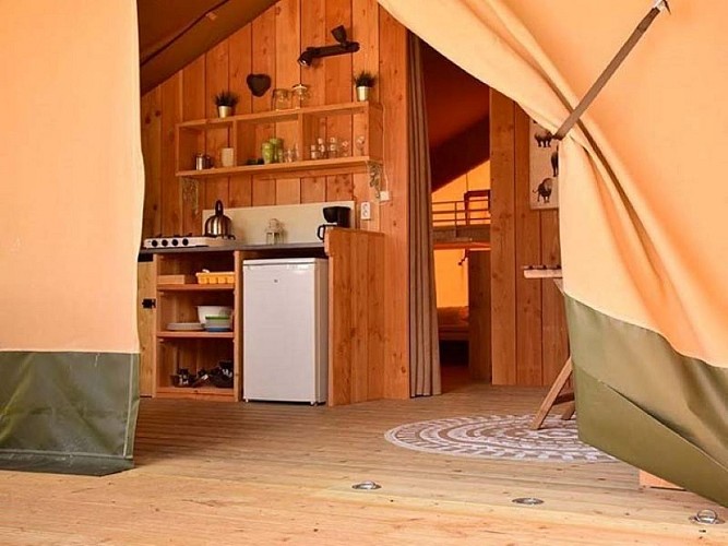 camping-vallee-de-lignac-in-lignac-frankrijk-nieuwe-safaritent-xl