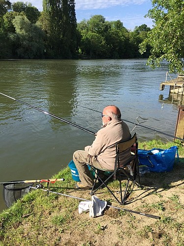 Gites_Ande_mme Duboc_Val d'andé_pecheur_peche