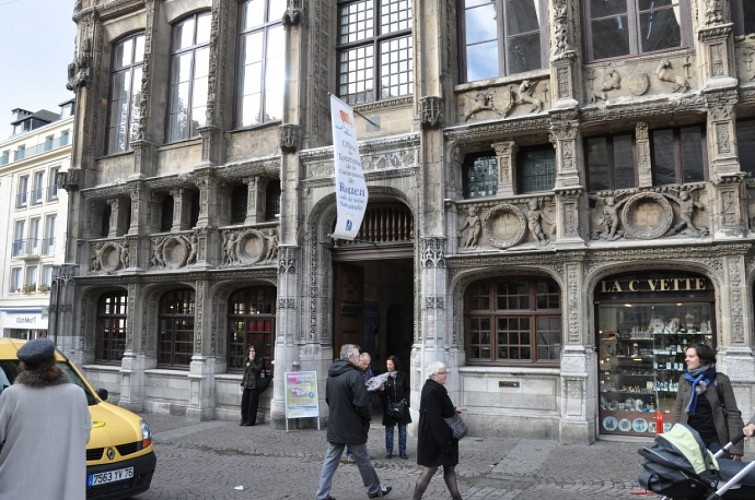 Départ de l'office du tourisme de Rouen