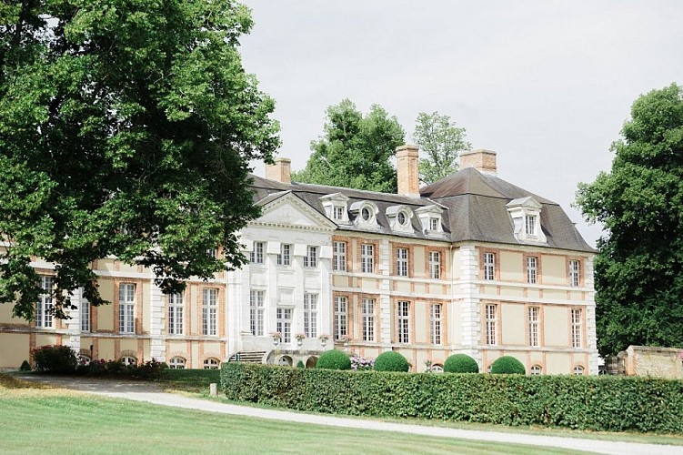 CHAMBRES D'HOTES - 11. château