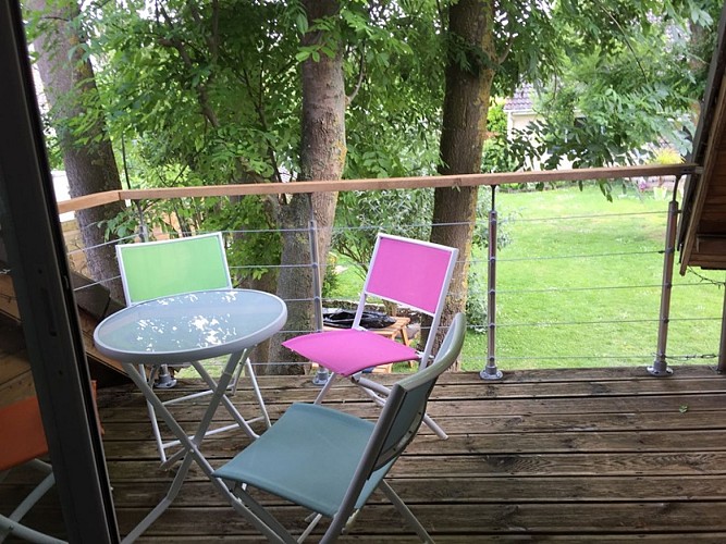 Le-gite-du-Frene-terrasse-Poses