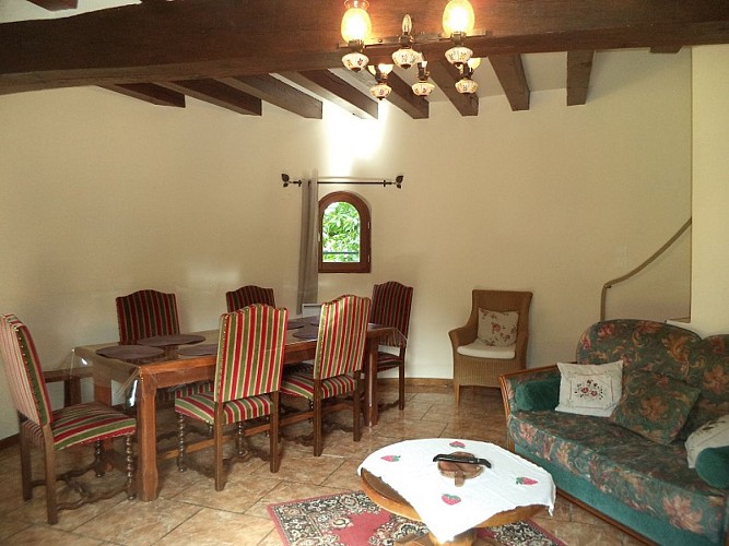 La tour-les grandes vignes-saint etienne sous bailleul-salle a manger - salon