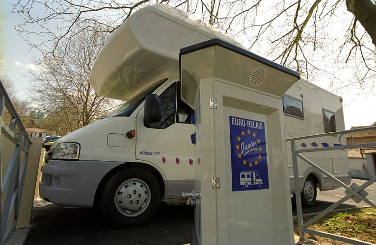 Camper-vans service areas and Campsites