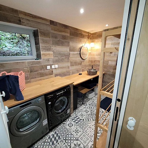 1 ère photo de la salle de bain (1er niveau)