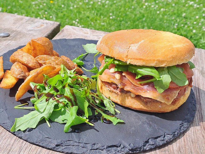 476339700_599206989416582_442743609266426284_n